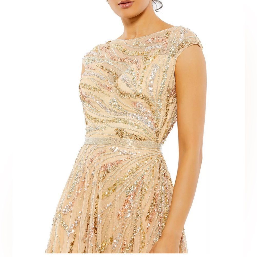 Mac Duggal
Cap Sleeve Embellished Evening Gown - Picture 2 of 6